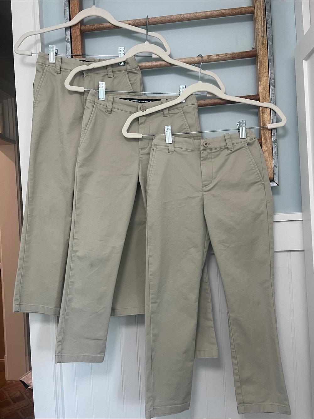 Boys under Armour khaki uniform pants lot of 3 size 7